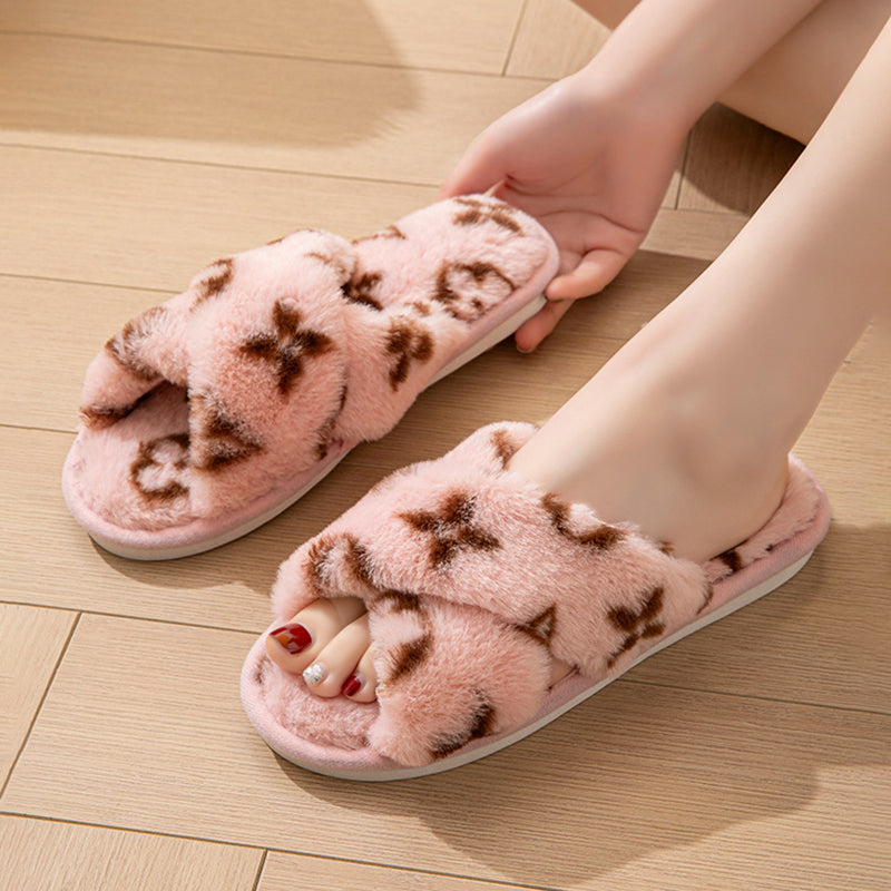 Elegant Fluffy slippers for women featuring a soft plush design, cozy fur lining and slip-on comfort-perfect for autumn and winter home wear