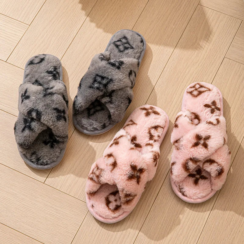 Elegant Fluffy slippers for women featuring a soft plush design, cozy fur lining and slip-on comfort-perfect for autumn and winter home wear