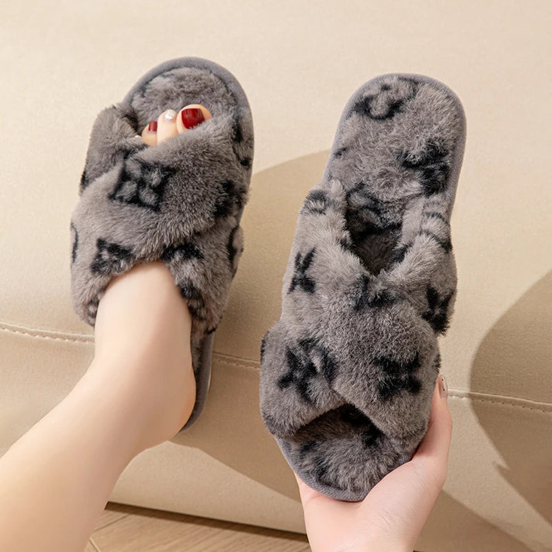 Elegant Fluffy slippers for women featuring a soft plush design, cozy fur lining and slip-on comfort-perfect for autumn and winter home wear