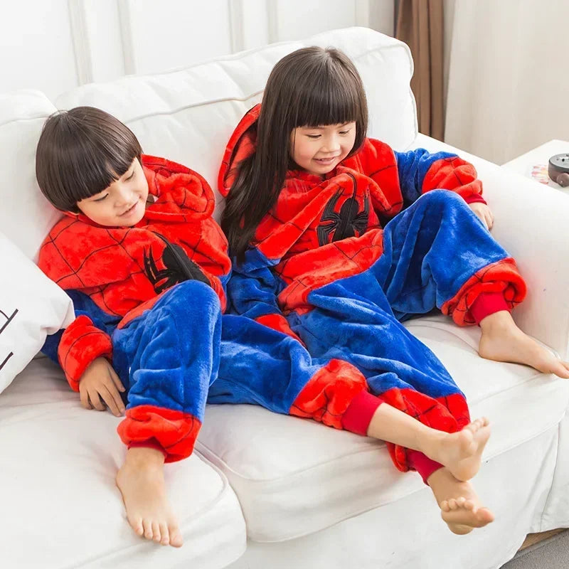 Swing into bedtime fun with this cozy Spiderman Flannel Jumpsuit! Perfect for little heroes, it’s a hooded pajama that doubles as a cosplay costume—ideal for sleep, play, or saving the day
